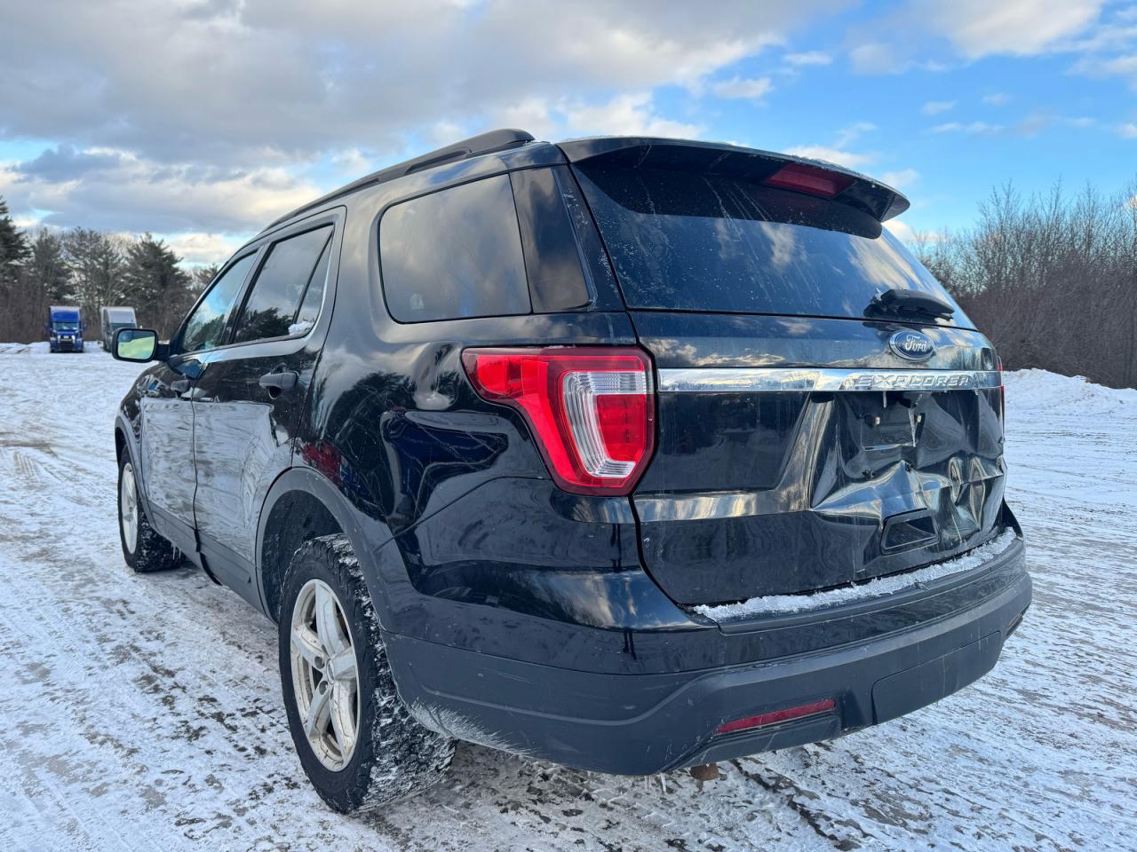 Ford Explorer Image 5