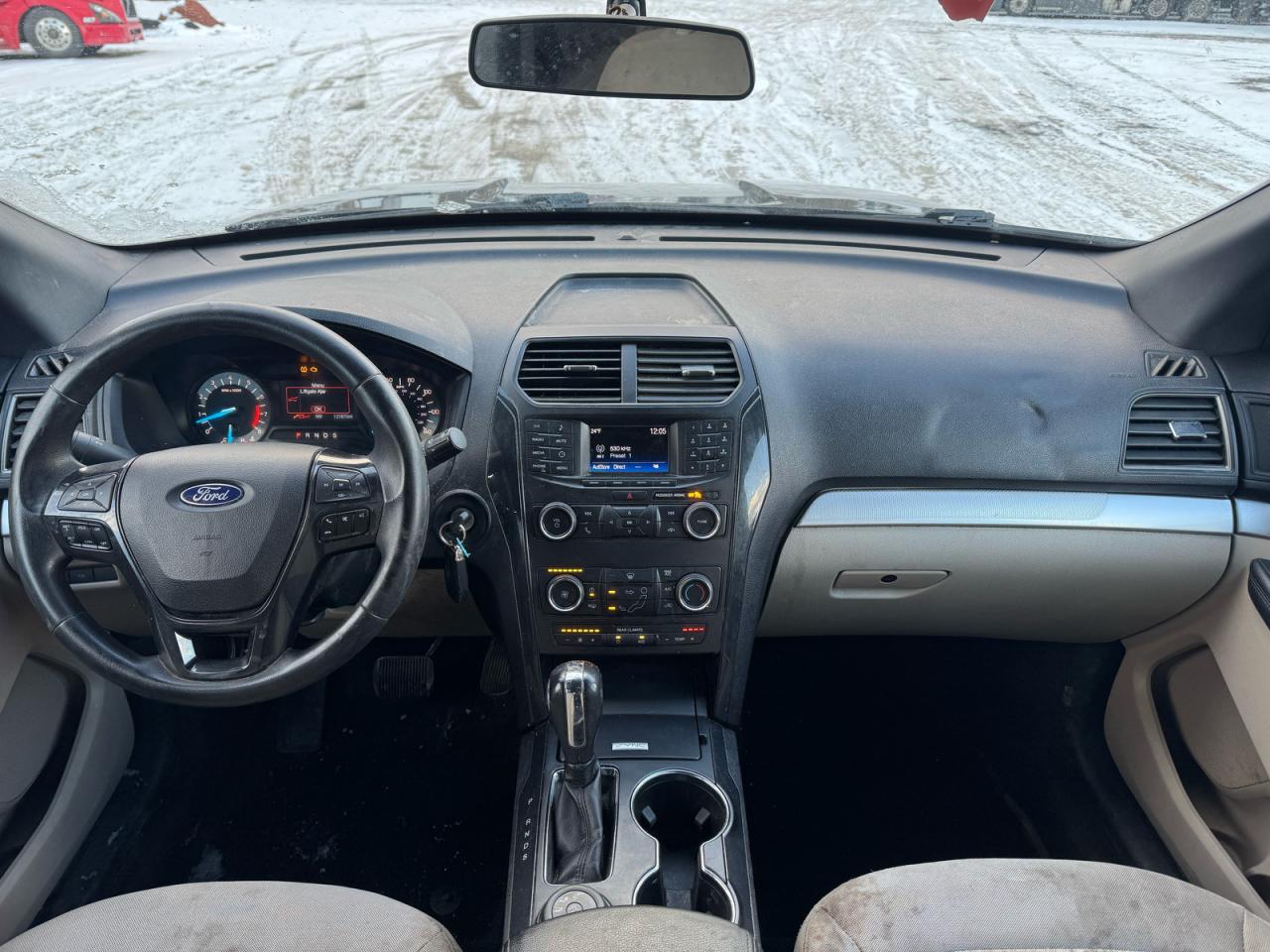 Ford Explorer Image 6