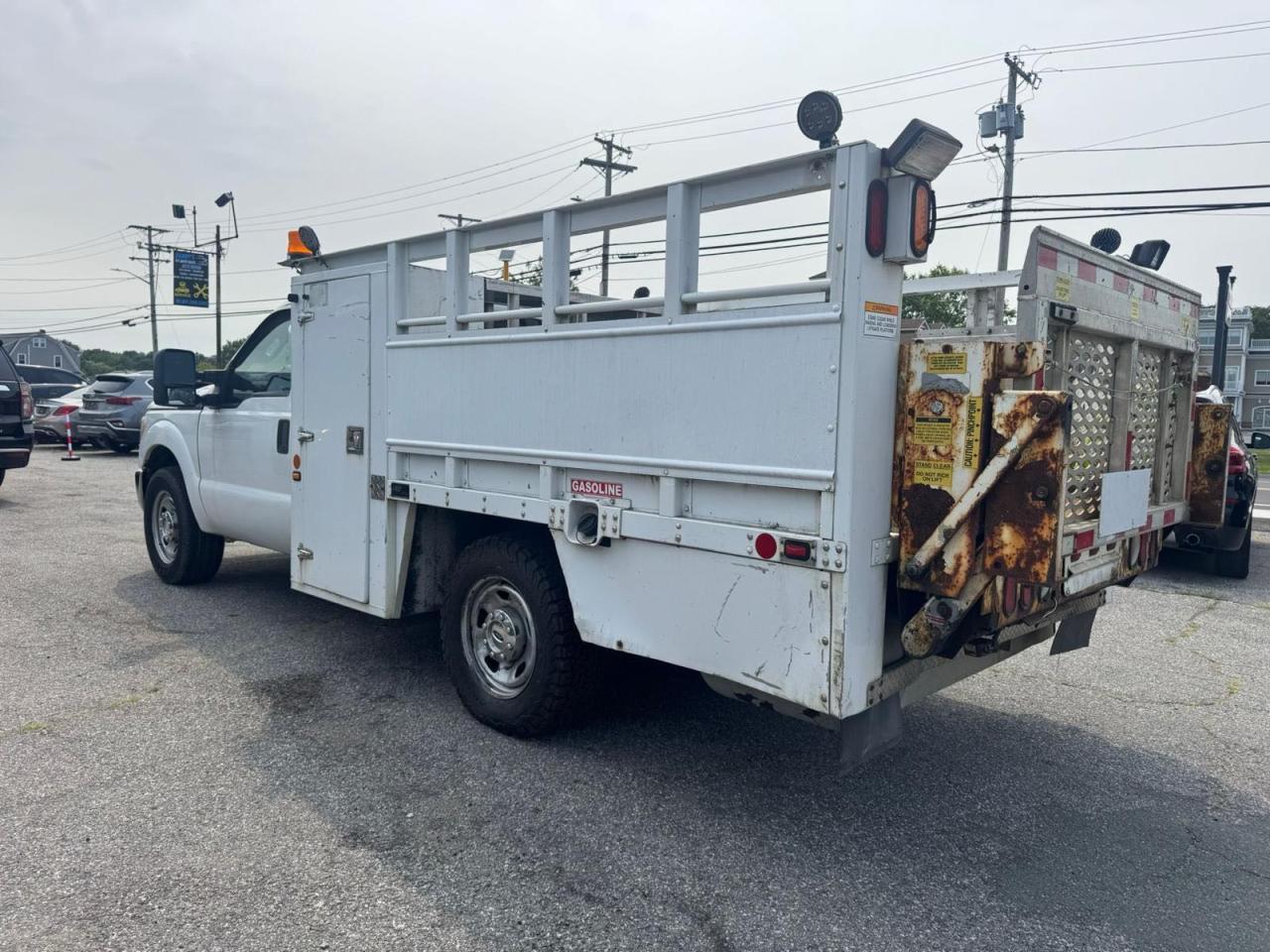 Ford F-350 Super Duty Image 11