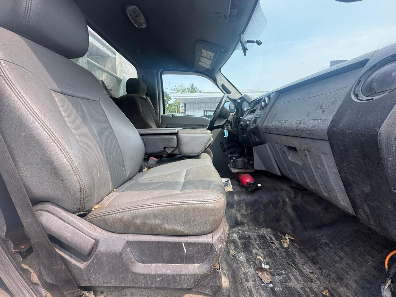 Ford F-350 Super Duty Image 2