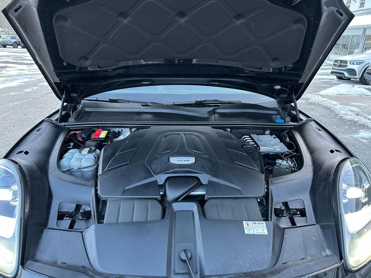 Porsche Cayenne Coupe Image 8