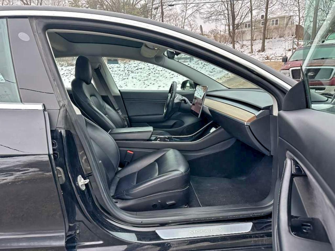 Tesla Model 3 Image 10