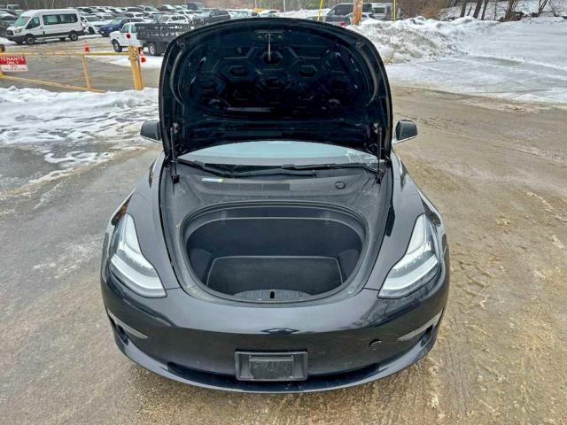 Tesla Model 3 Image 5