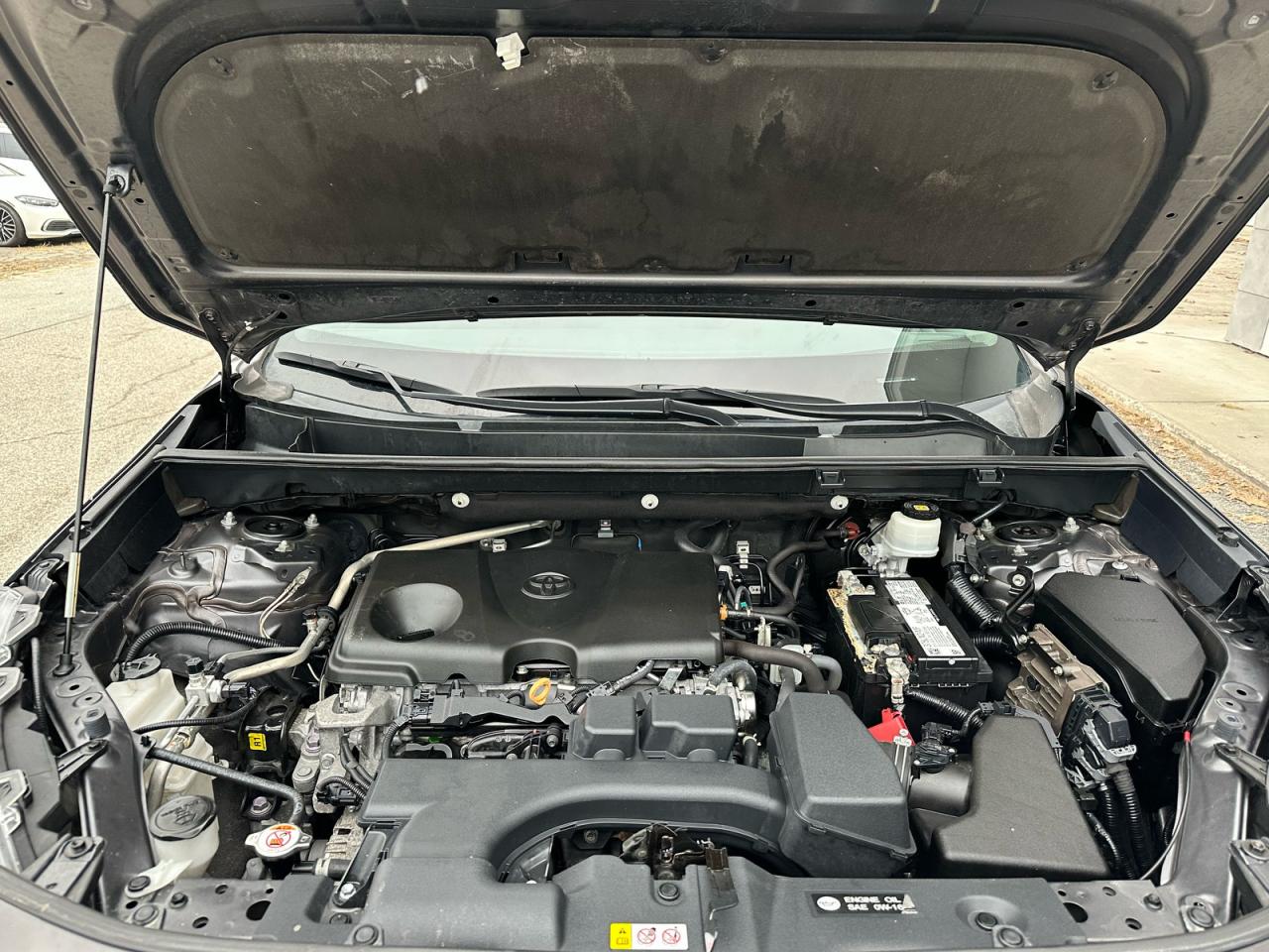 Toyota RAV4 Le Image 5