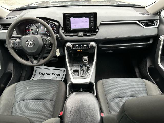 Toyota RAV4 Le Image 8