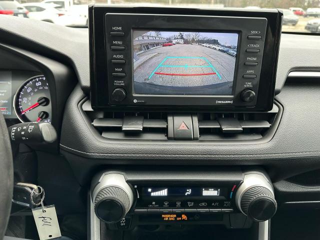 Toyota RAV4 Le Image 11