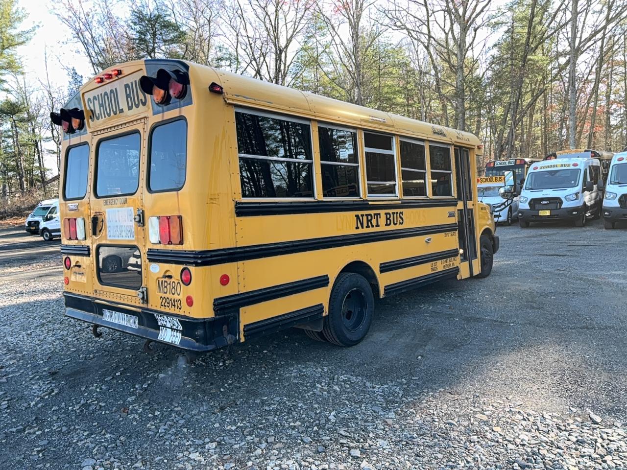 GMC Savana Cutaway G3500 Image 4