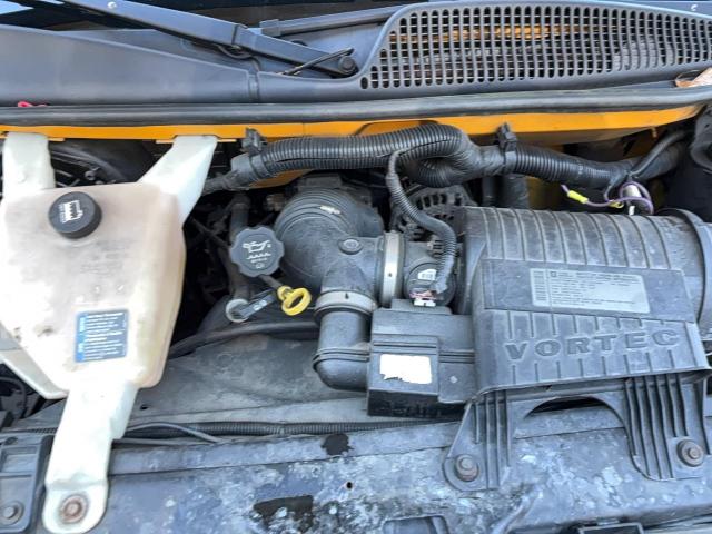 GMC Savana Cutaway G3500 Image 7