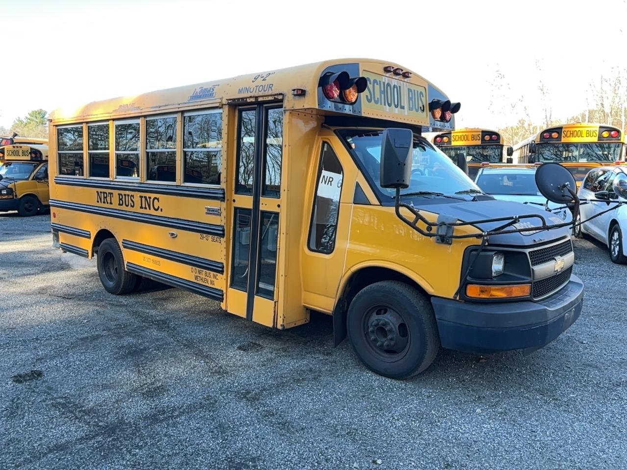 Chevrolet Express Image 1