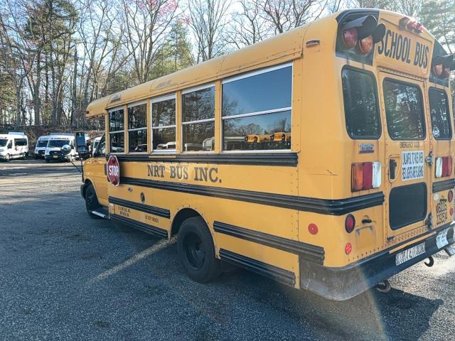 Chevrolet Express Image 3