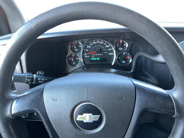 Chevrolet Express Image 8
