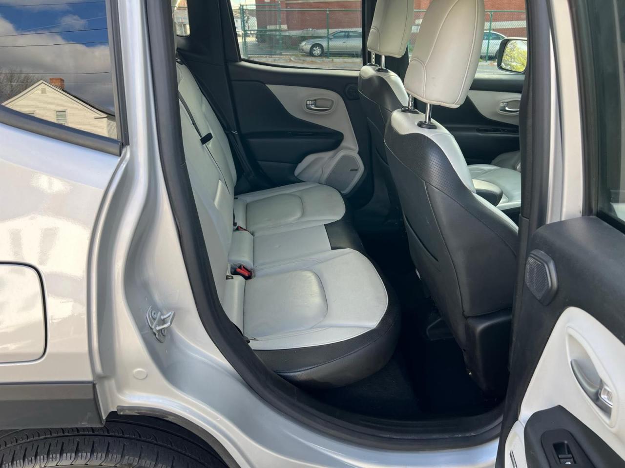 Jeep Renegade Limited Image 9